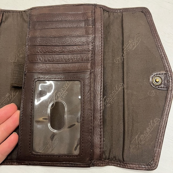 Fossil Deep Brown Pebbled Leather Tri-fold Wallet Card Slots & Zip Pockets - Picture 6 of 10